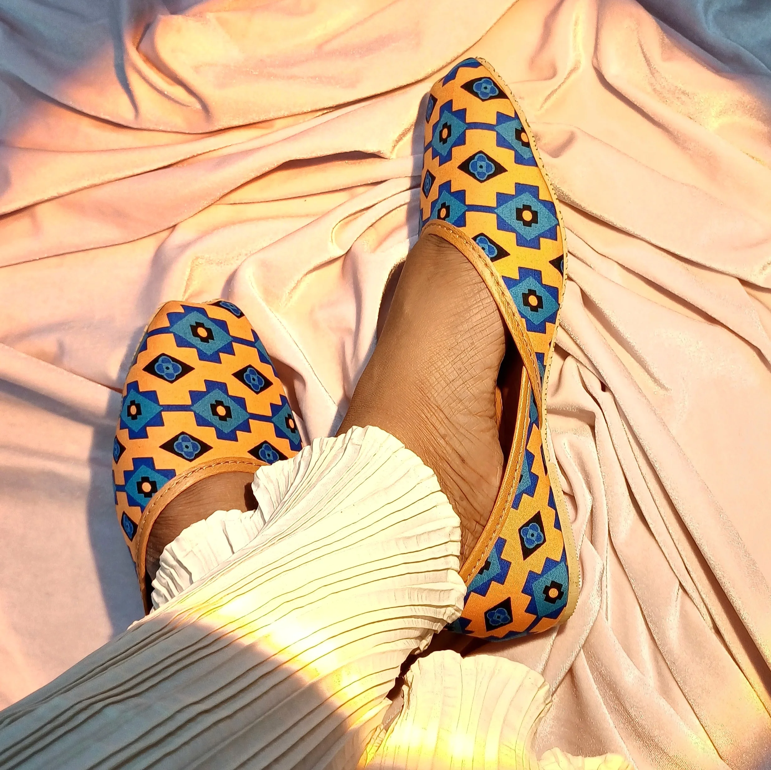Image of Printed Jutti (Orange & Blue)