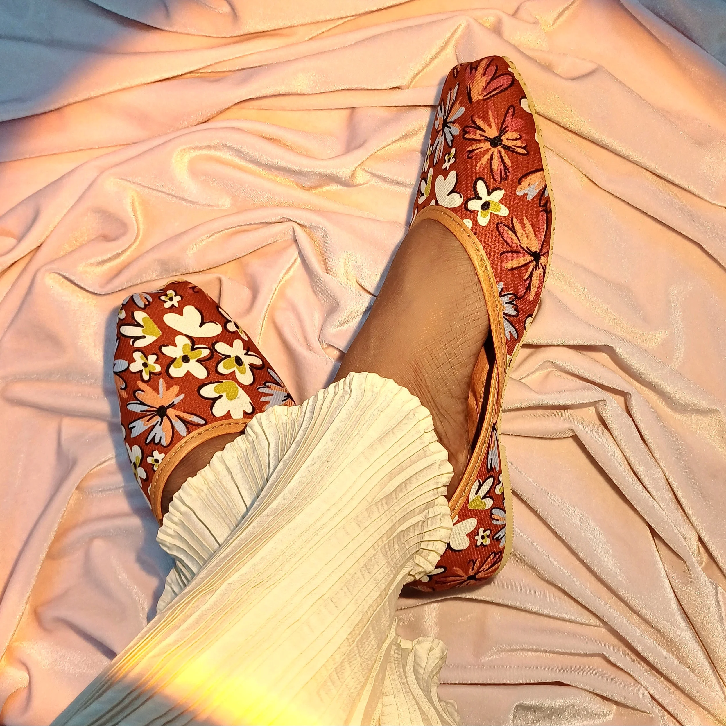 Image of Printed Jutti (Brown)